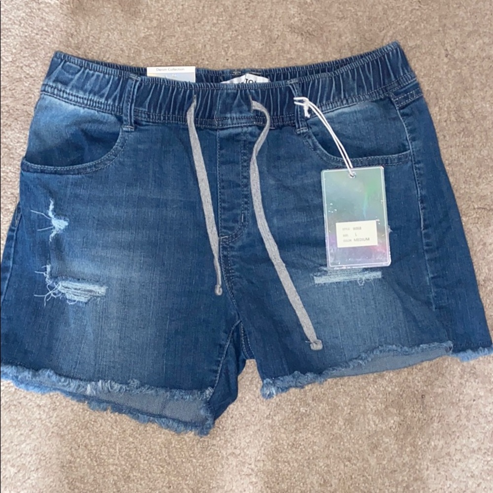 New with tags! Fashion Nova C,est toi shorts